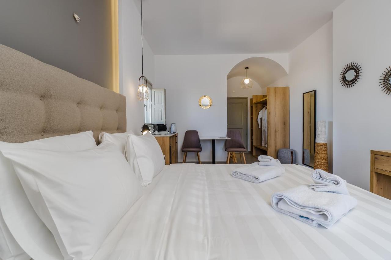 Symphony Suites Santorini Pyrgos Kallistis Phòng bức ảnh